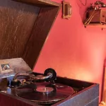 Le Repos Du Poete לינה וארוחת בוקר