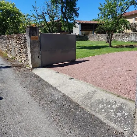 Bed & Breakfast Superbe Maison De 1785, Table D'hote, Bain A Remous, Massages Nestier