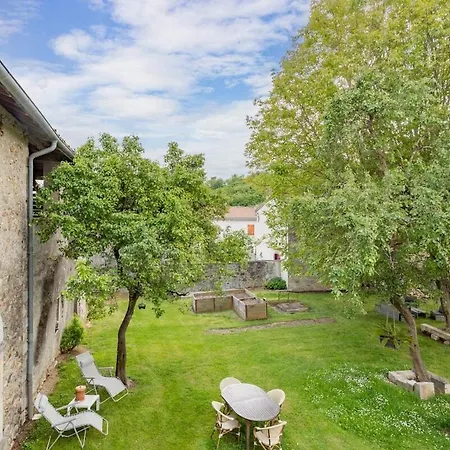 Le Repos Du Poete, Table D'hote, Bain A Remous, Massages Nestier