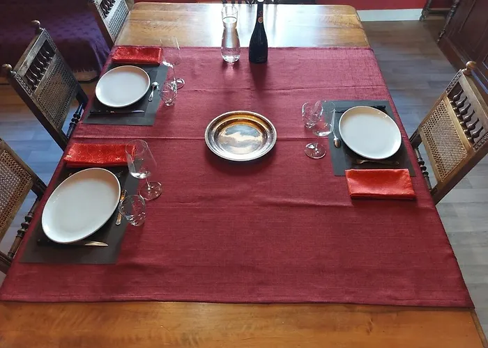 Superbe Maison De 1785, Table D'hôte, Bain à Remous, Massages 3*