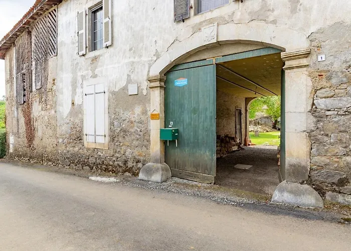 Superbe Maison De 1785, Table D'hôte, Bain à Remous, Massages Alojamento de Acomodação e Pequeno-almoço 3*